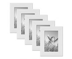 Set da 5 cornici per foto 10x15 cm bianco moderno in legno massiccio con venature con lastra in vetro e accessori / per appendere o appoggiare su una superficie / cornici per foto