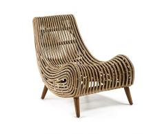 Kave Home - Poltrona in rattan e gambe in legno di mogano