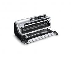 FoodSaver FFS006X Macchina per Sottovuoto Alimenti, 5 sacchetti Pretagliati, 3 con Zip, Rotolo da 3 m, Porta Rotolo con Taglierina, 1 Tubo con Adattatore Salva Freschezza per Contenitori e Accessori