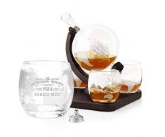 Maverton Decanter per Whisky in vetro - incisione personalizzata - Caraffa a forma di mappamondo da 850 ml + 4 Set bicchieri whisky - idea regalo per l’uomo - whiskey