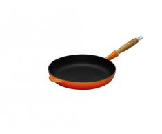 Le Creuset Padella in Ghisa con Manico di Legno, Rotonda, Ã 24 cm, Adatta a Tutte le Fonti di Calore incl. Induzione, 2,59 kg, Arancio