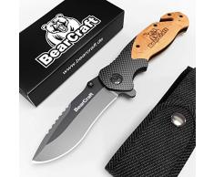BearCraft Coltello di Salvataggio Pieghevole Carbon Design con ** eBook Gratuito ** | Coltellino Tascabile di Sopravvivenza allAria Aperta | con Una Sola Mano, rompi-Vetro e taglierina