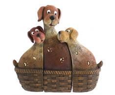 Famiglia di cani in una cesta
