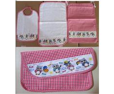 Set 4 Pezzi per Asilo Sacco cm 36x45 Asciugamano cm 35x52 Bavaglio cm 26x35, Busta cm 18x27. Cotone 100%. con nome del bambino ricamato. Dopo l'acquisto inviaci un messaggio con il nome da RICAMARE