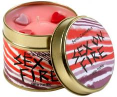 Bomb Cosmetics Candela in Lattina Sex On Fire Aromi Afrodisi di Fiori dArancio e Fresia