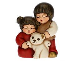 THUN - Statuina Presepe Coppia di Bambini con Gatto - Decorazioni Natale Casa - Linea Presepe Classico, Variante Rossa - Ceramica - 5,5 x 4 x 6,5 h cm