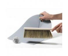 Normann Copenhagen e scopa DUSTPAN AND BROOM (Grigio chiaro - Polipropilene - Legno - Fibre naturali)