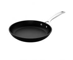 Le Creuset Padella Bassa Ã 20 cm, PFOA Free, per Tutte Le Fonti di Calore, Induzione Inclusa, Alluminio Antiaderente, Nero