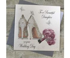 Cotone bianco Nozze Giorno a mano scheda di registrazione di una bella figlia con le scarpe e Mazzo di fiori bianchi