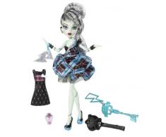 Mattel W9190 - Monster High Bambola, Compleanno da Paura, Frankie Stein