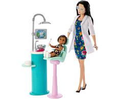 Barbie-FXP17 Carriere Dentista, Playset Asiatica, Poltrona e Accessori, e Set da Gioco con Bambola Piccola del paziente, lavandino, Sedia e Altro Ancora, Colore Capelli Neri, FXP17